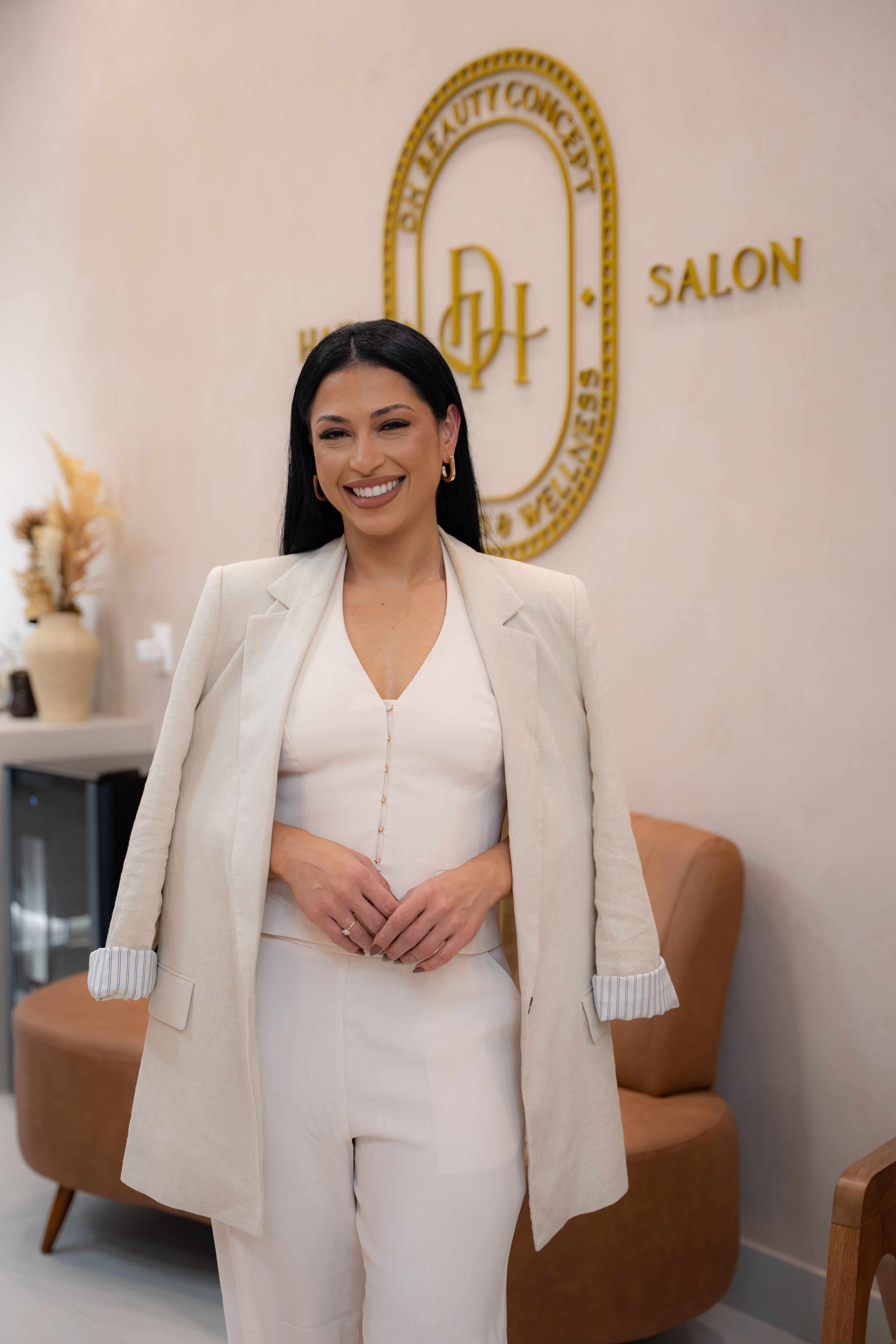 Débora Alves no salão DH beauty concept